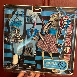Frankie Stein Monster High Fashion On Card